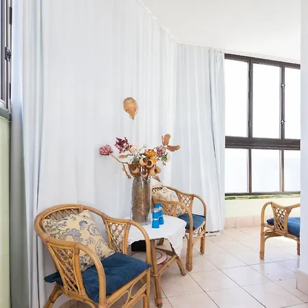 Apartment Luxurioeses Mit Zwei Balkonen Und Meerblick, Langzeitmiete Moeglich *